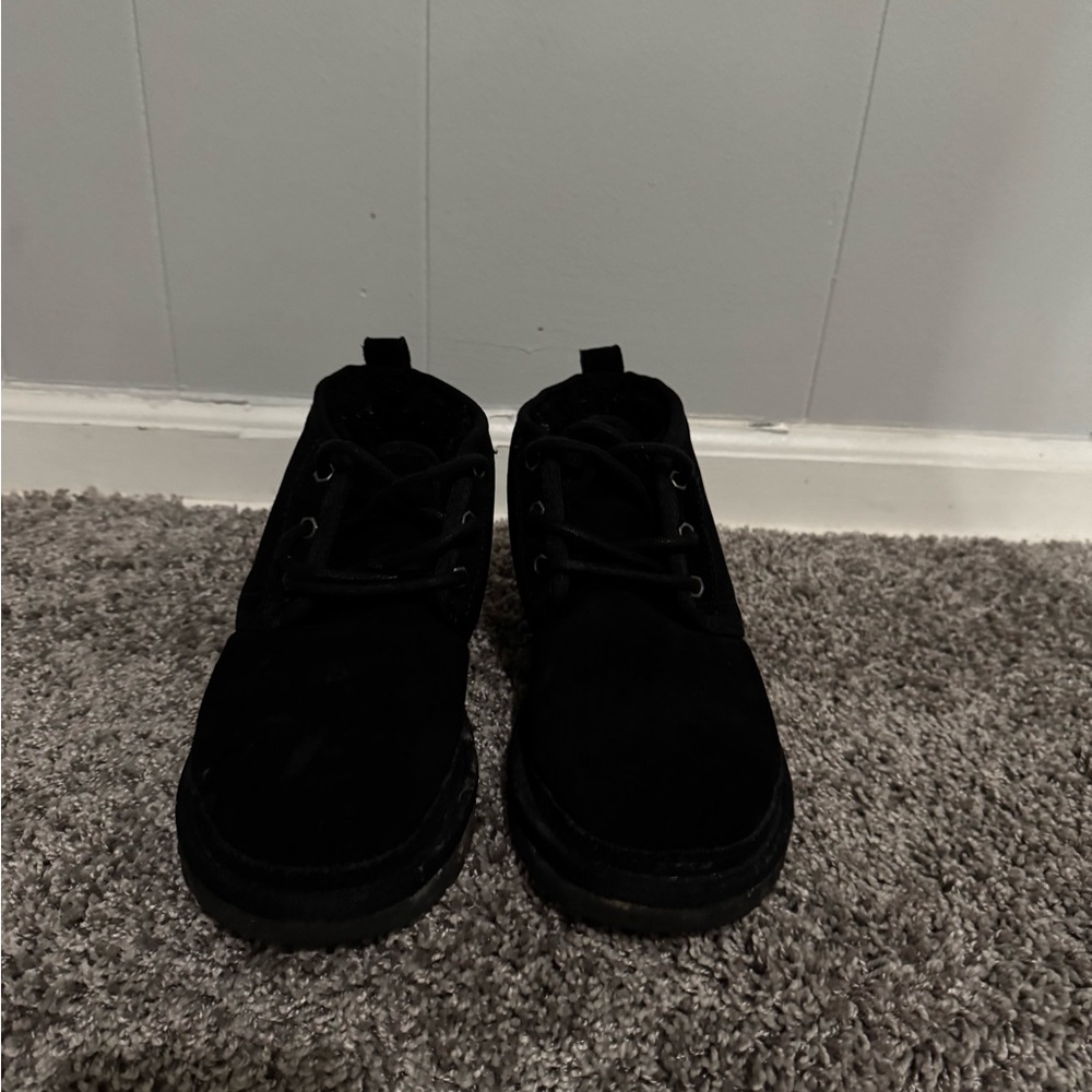 Black ugg boots